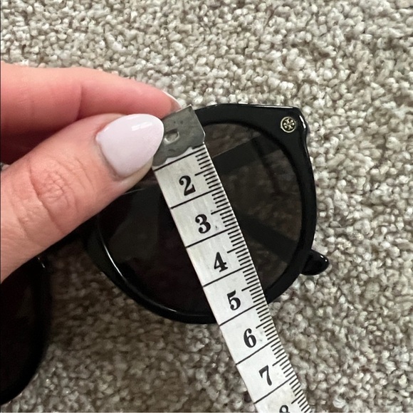 Tory Burch Black Sunnis Sunglasses with Orange Case included - Picture 8 of 11